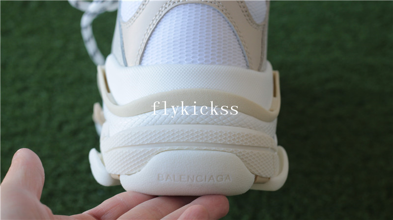 Balenciaga 2017 Fall Winter Triple-S Sneakers Cream